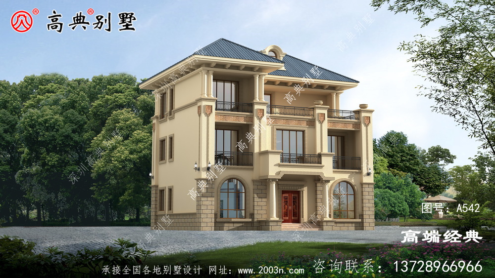阳台设计有精致的围栏美观大方,蓝色房檐十分提神